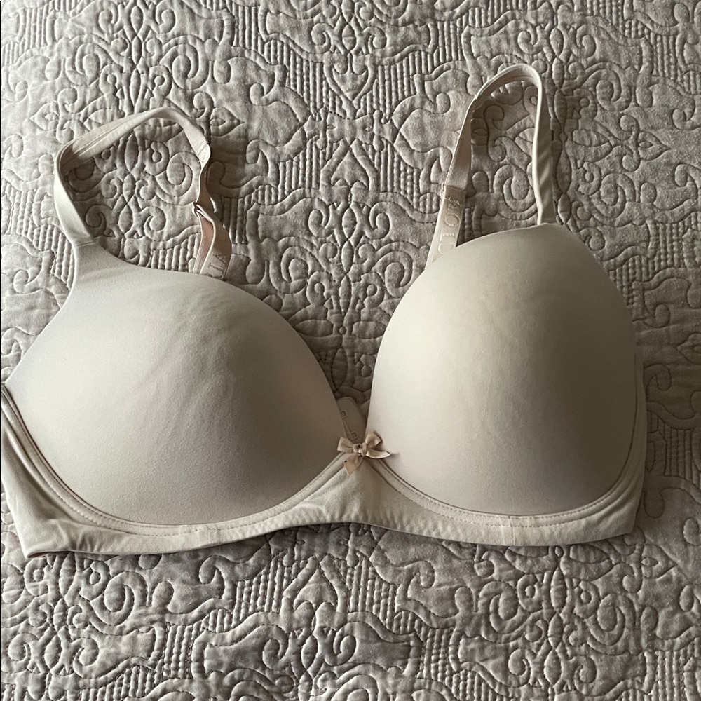 Victoria's Secret Cream Bra Seamless Comfort